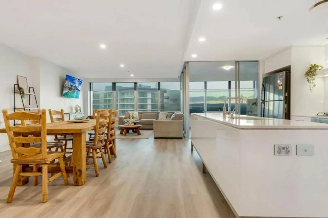 Sophias Place In Surfers With Stunning Views Gold Coast Apartment